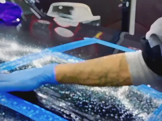 Aplicare folie pe geam la DeluxeCar